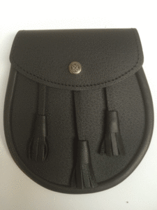 Plain leather sporran with snap closure.  3 Tassels.  Made in Scotland.  Scottish Treasures